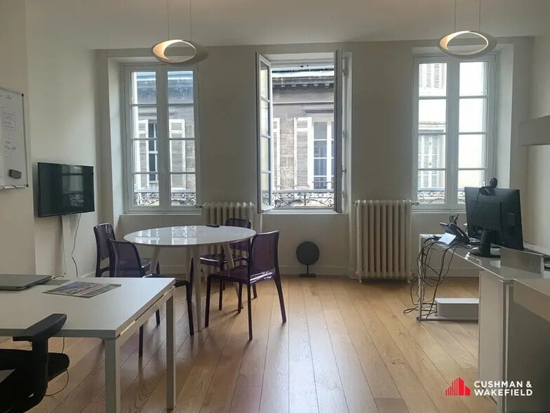 Bureau dans Bordeaux à louer - Photo de l’immeuble – Image 2 sur 7