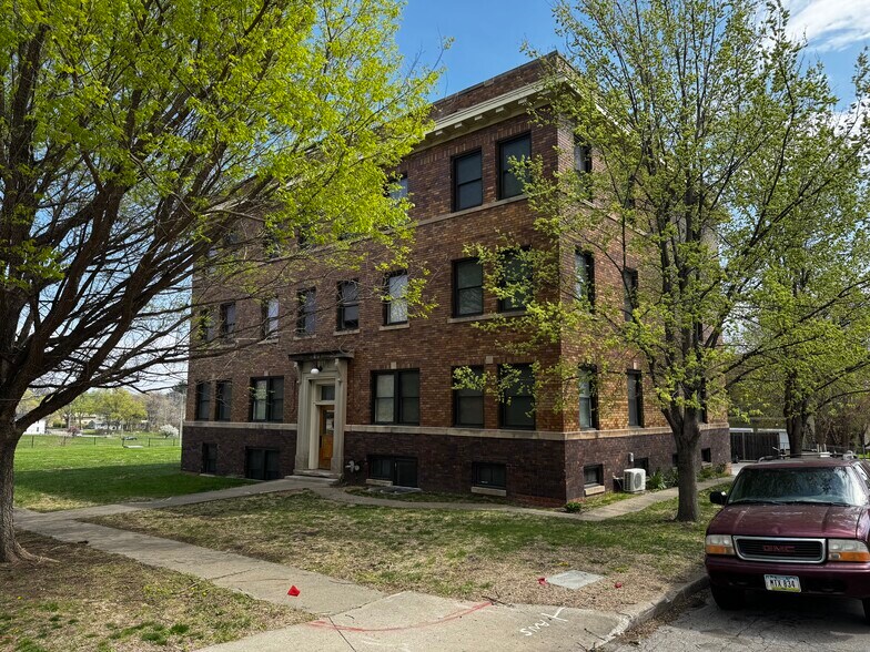933 18th St, Des Moines, IA à vendre - Photo de l’immeuble – Image 2 sur 14