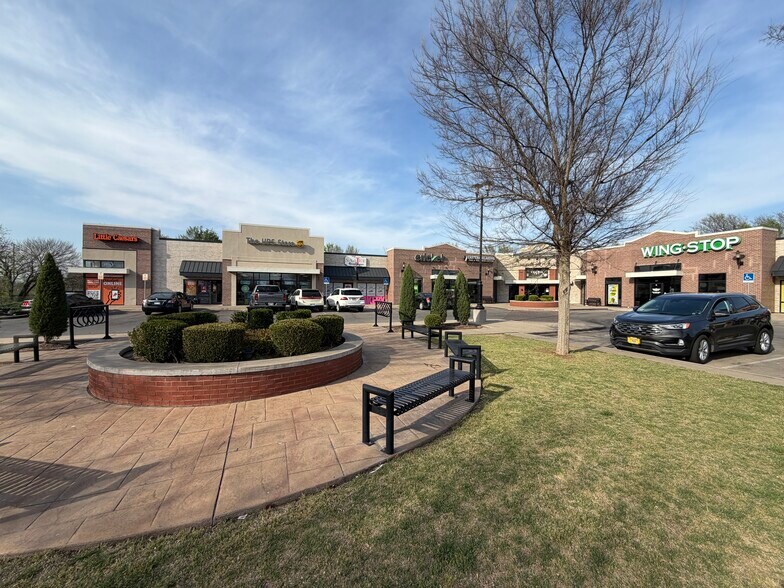 1717 N Peoria Ave, Tulsa, OK à louer - Photo de l’immeuble – Image 2 sur 7