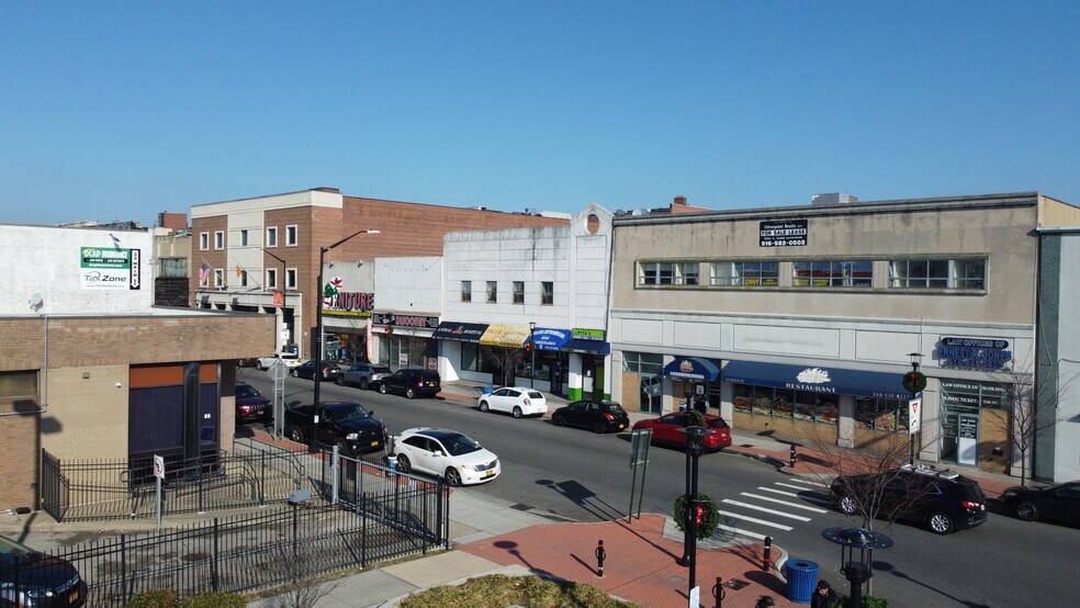 28 Main St, Hempstead, NY à louer - Photo de l’immeuble – Image 1 sur 39