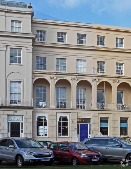 83 Promenade, Cheltenham à vendre - Photo de l’immeuble – Image 2 sur 2