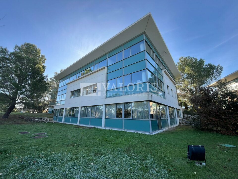225 Rue Louis De Broglie, Aix-en-Provence à louer Photo de l’immeuble– Image 1 sur 11