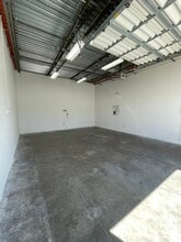 6453 W Rogers Cir, Boca Raton, FL à louer Photo de l’immeuble– Image 2 sur 4