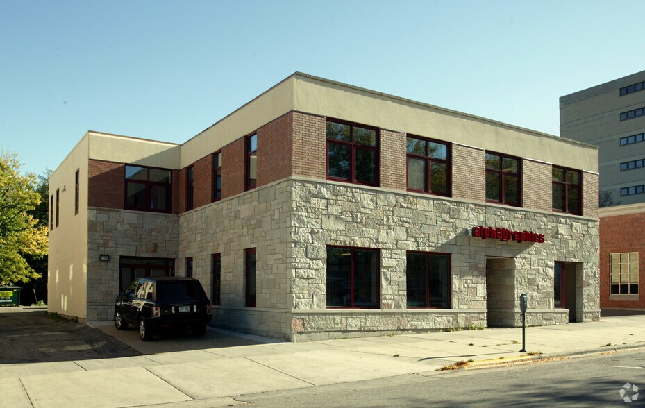 321 E Main St, Madison, WI à louer - Photo de l’immeuble – Image 2 sur 3