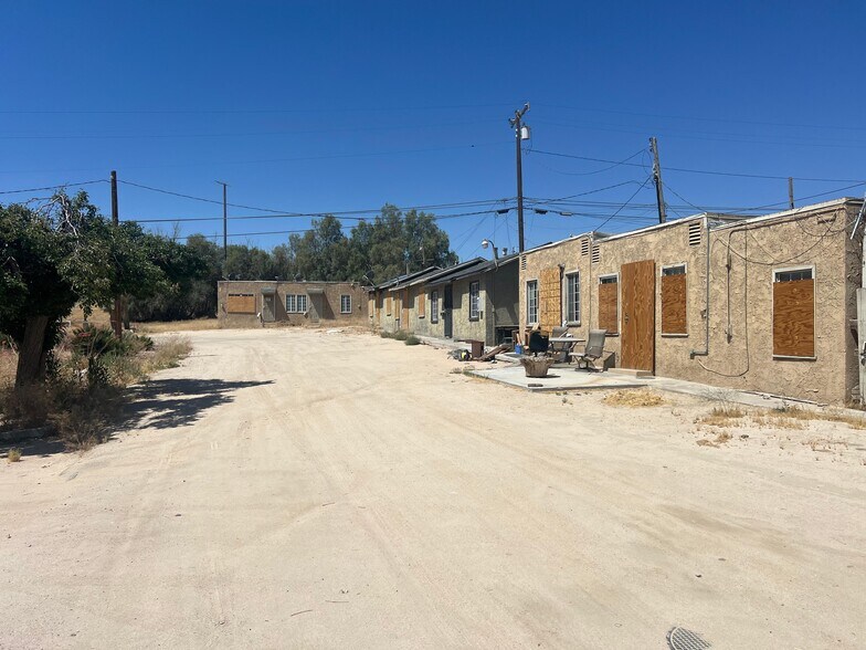 17742 D St, Victorville, CA à vendre - Photo de l’immeuble – Image 3 sur 17