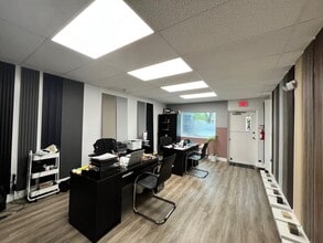 2050 N Andrews Ave, Pompano Beach, FL à louer Photo intérieure– Image 2 sur 7