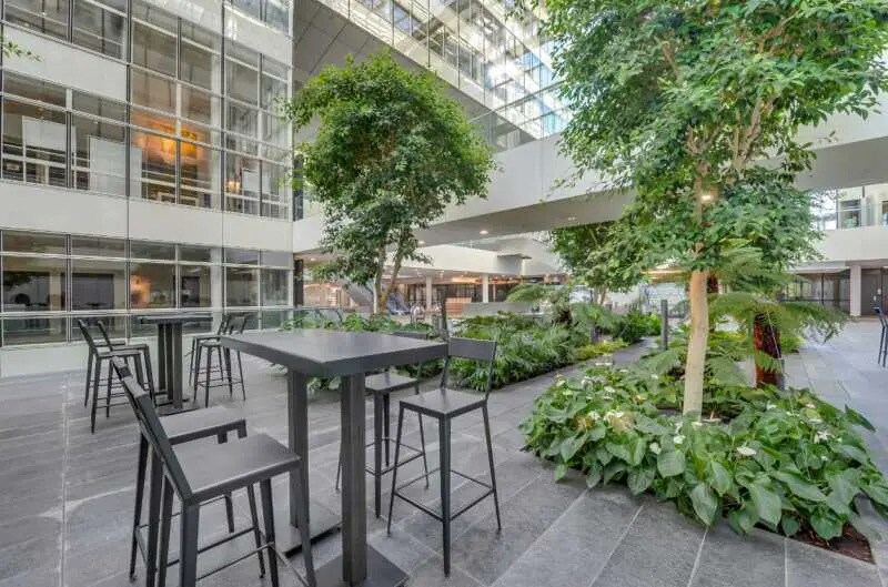 110 Esplanade Du Général De Gaulle, Courbevoie à louer - Photo de l’immeuble – Image 3 sur 23
