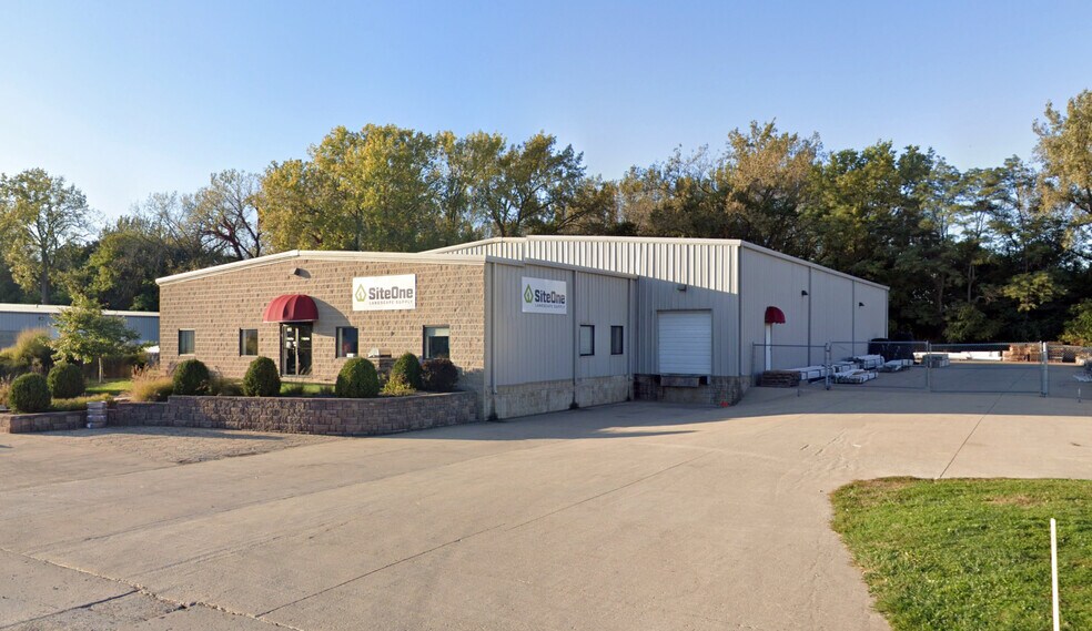 Thunderbird Commerce Park portefeuille de 8 biens à vendre sur LoopNet.fr - Photo de l’immeuble – Image 2 sur 10