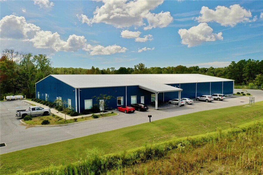 1832 S Dimensions Ter, Homosassa, FL à vendre - Photo de l’immeuble – Image 3 sur 56