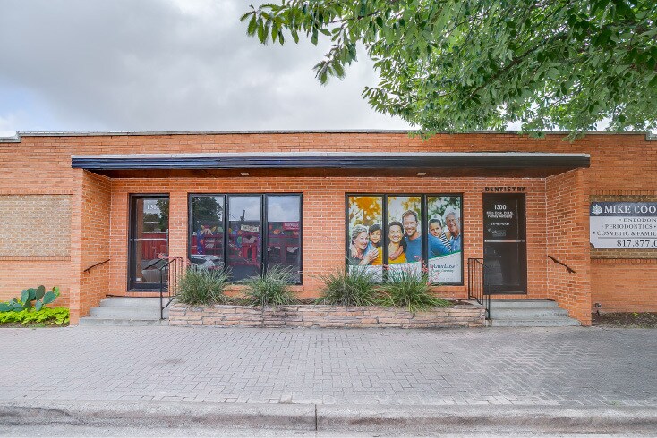 1300-1302 W Magnolia Ave, Fort Worth, TX à vendre - Photo de l’immeuble – Image 3 sur 11