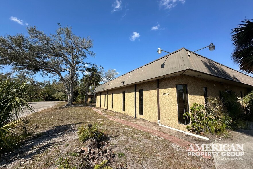 2209 Industrial Blvd, Sarasota, FL à vendre - Photo de l’immeuble – Image 3 sur 10