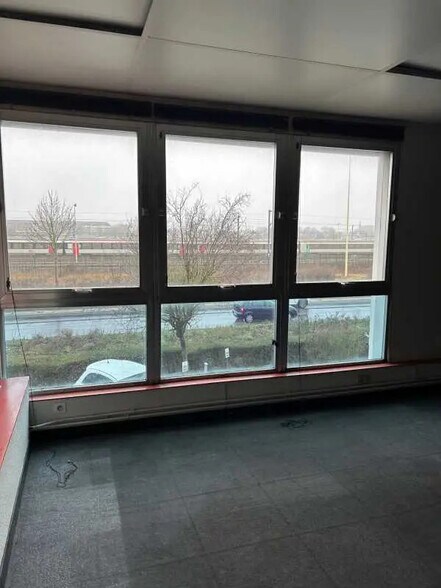 Bureau dans Sotteville-lès-Rouen à louer - Photo intérieure – Image 2 sur 3