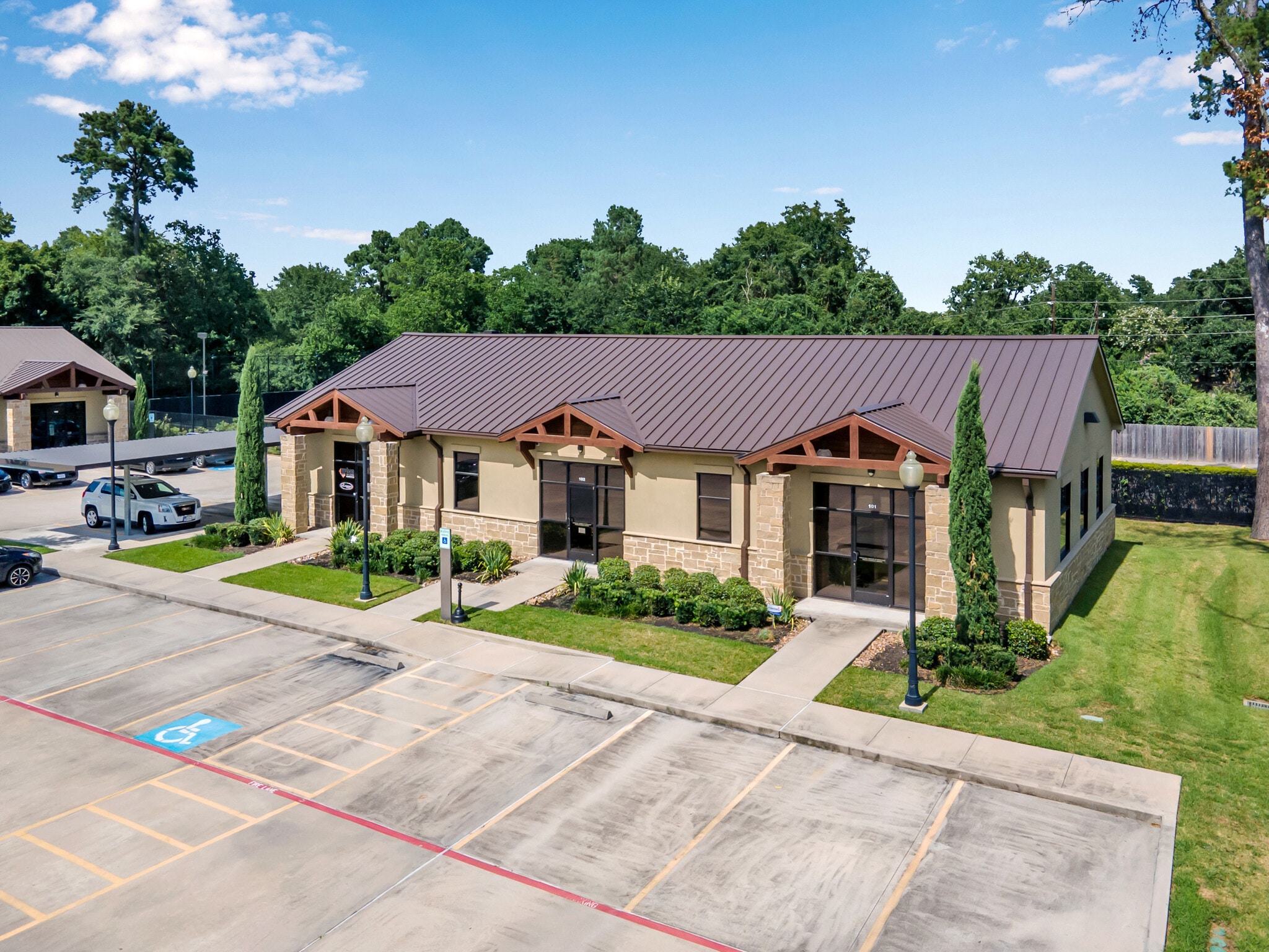 10318 Lake Rd, Houston, TX à louer Photo de l’immeuble– Image 1 sur 19