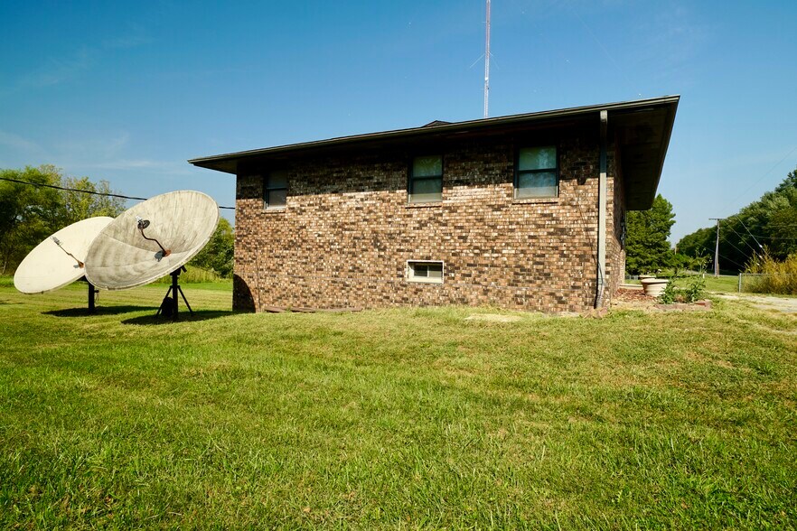 2414 S Leonard Rd, Saint Joseph, MO à vendre - Photo de l’immeuble – Image 3 sur 38