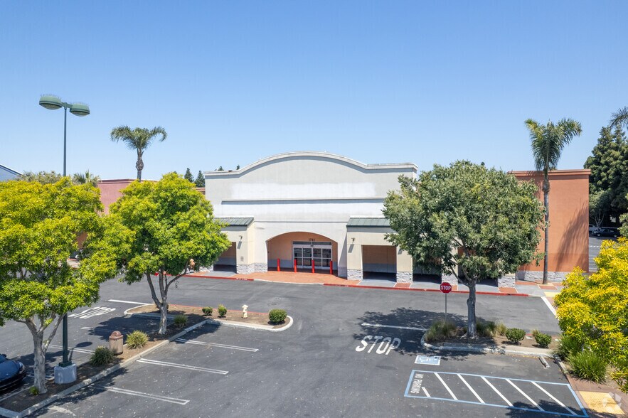 1761 E Bayshore Rd, East Palo Alto, CA à louer - Photo de l’immeuble – Image 2 sur 4