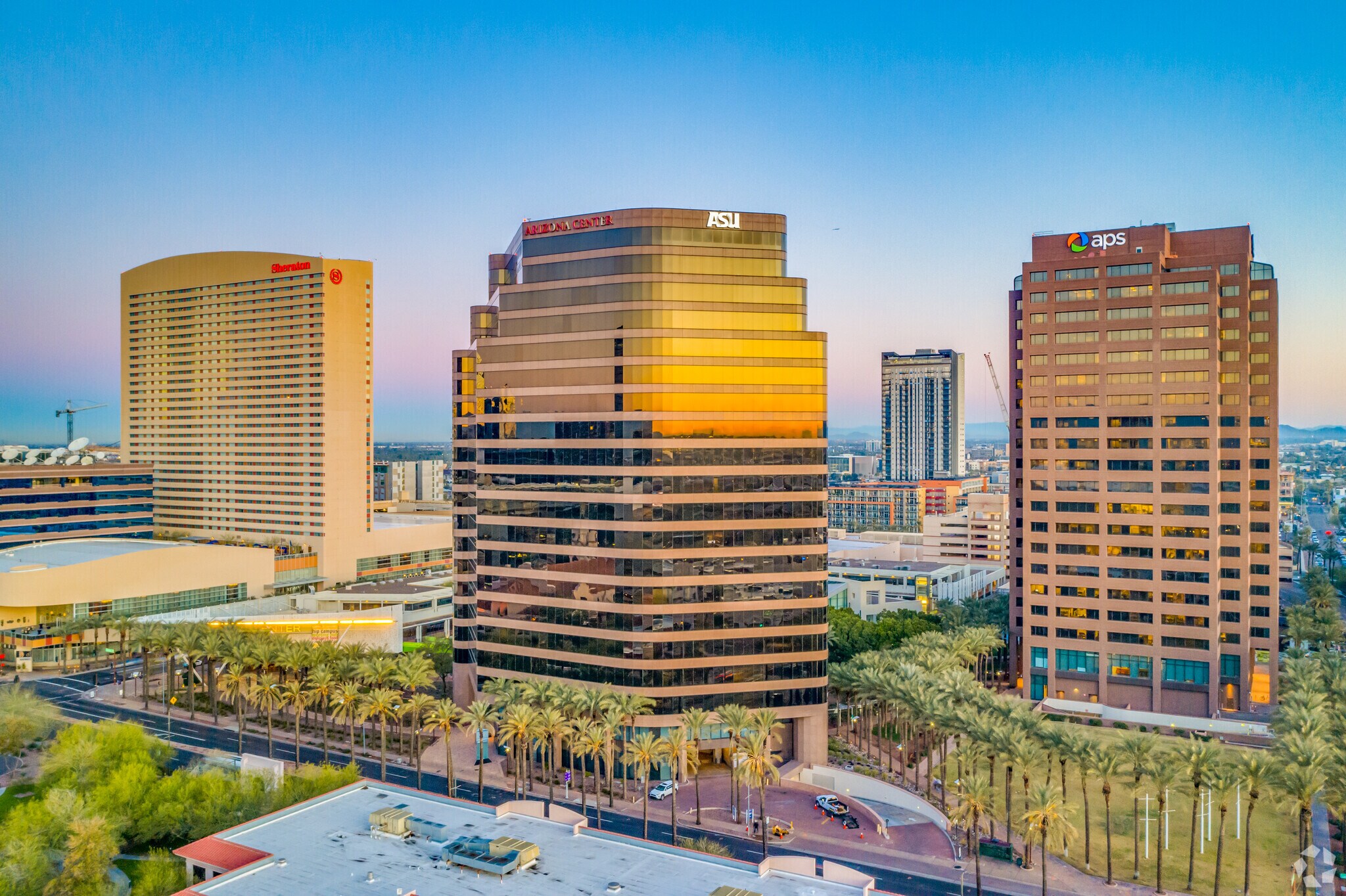 400 E Van Buren St, Phoenix, AZ à louer Photo principale– Image 1 sur 19