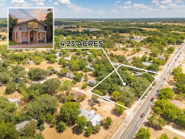 915 E Cameron Ave, Rockdale, TX à vendre - Photo de l’immeuble – Image 1 sur 44