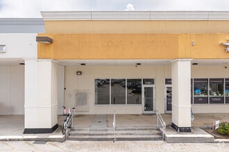 1700 W 49th St, Hialeah, FL à louer Photo de l’immeuble– Image 1 sur 14