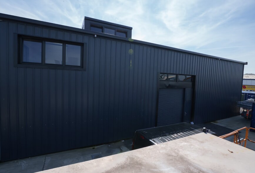Courtlands Rd, Eastbourne à louer - Photo de l’immeuble – Image 1 sur 9