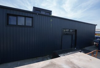 Plus de détails pour Courtlands Rd, Eastbourne - Industriel/Logistique à louer