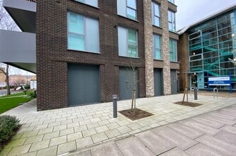 161 Creek Rd, Londres à louer Photo de l’immeuble– Image 2 sur 12