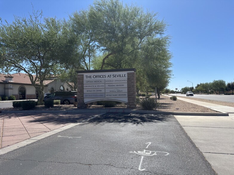 3336 E Chandler Heights Rd, Gilbert, AZ à vendre - Photo de l’immeuble – Image 3 sur 10