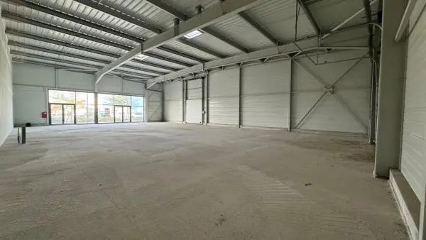 Plus de détails pour Local commercial à louer