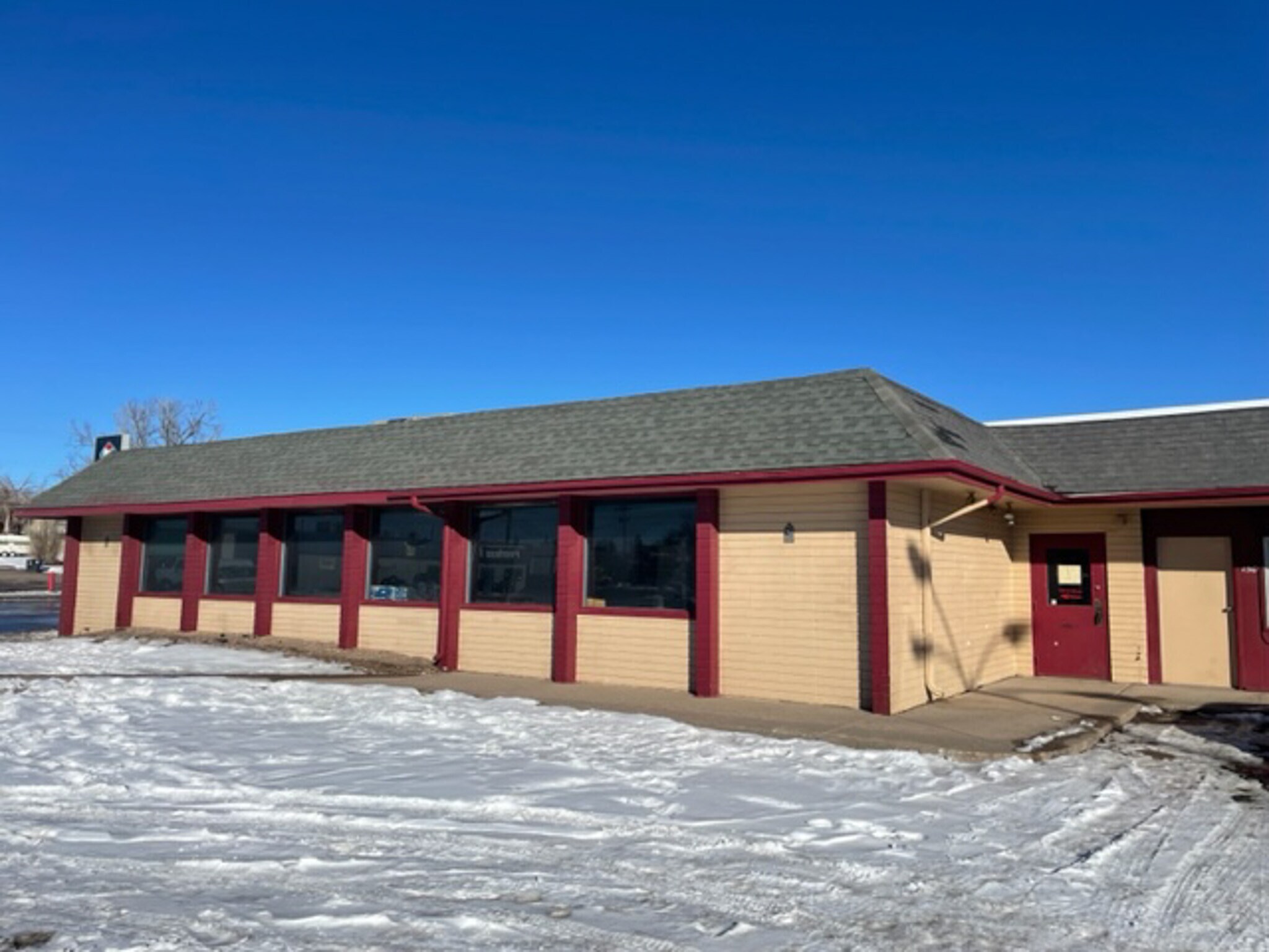 1907 E Lincolnway, Cheyenne, WY à louer Photo principale– Image 1 sur 2