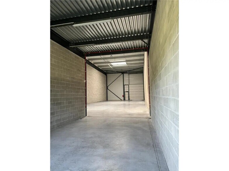 Local d'activités dans Moissy-Cramayel à vendre - Photo intérieure – Image 3 sur 20