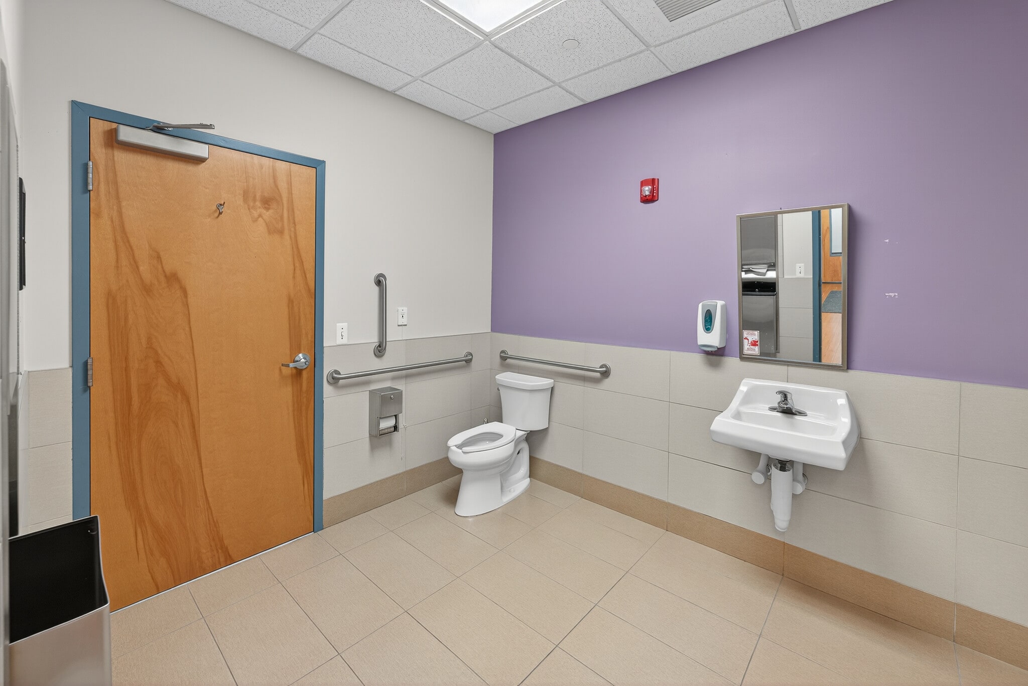 205 Belle Mead Rd, South Setauket, NY à louer Photo intérieure– Image 1 sur 9