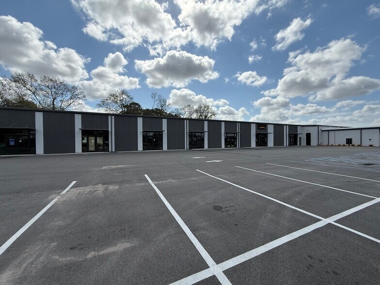 5660 Rivers Ave, North Charleston, SC à louer - Photo de l’immeuble – Image 3 sur 7