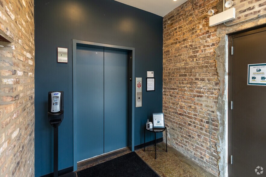 1714-1720 W Division St, Chicago, IL à louer - Hall d’entrée – Image 3 sur 21
