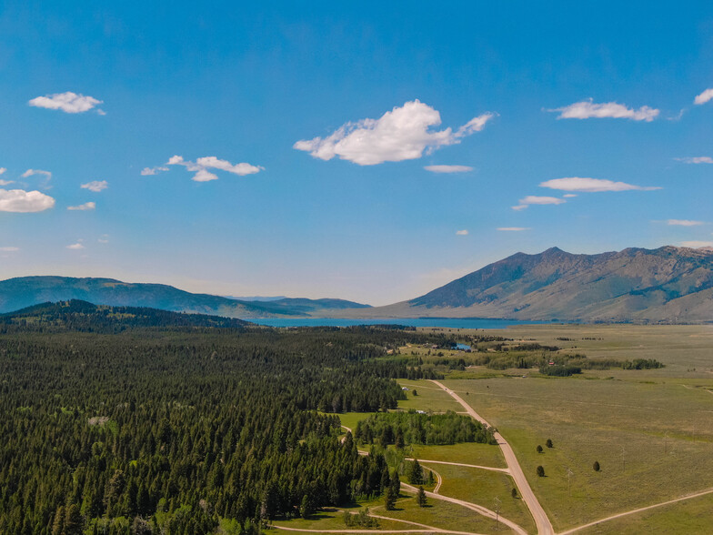 4771 N Highway 20, Island Park, ID à vendre - Photo de l’immeuble – Image 3 sur 33
