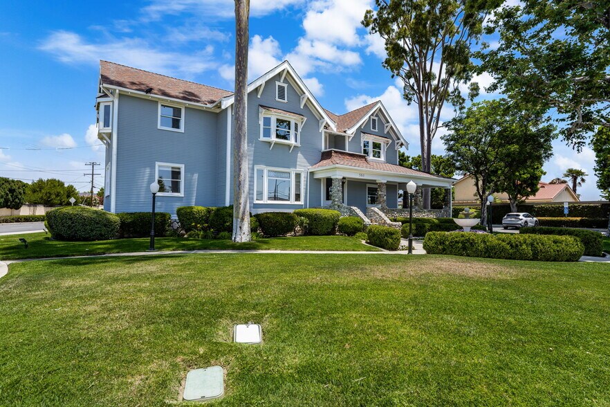 503 W Palm Dr, Placentia, CA à louer - Photo de l’immeuble – Image 2 sur 56
