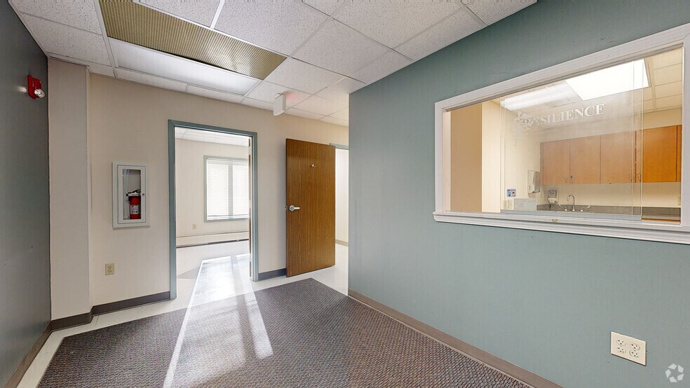 25701 N Lakeland Blvd, Cleveland, OH à louer - Numérisation 3D Matterport – Image 3 sur 28