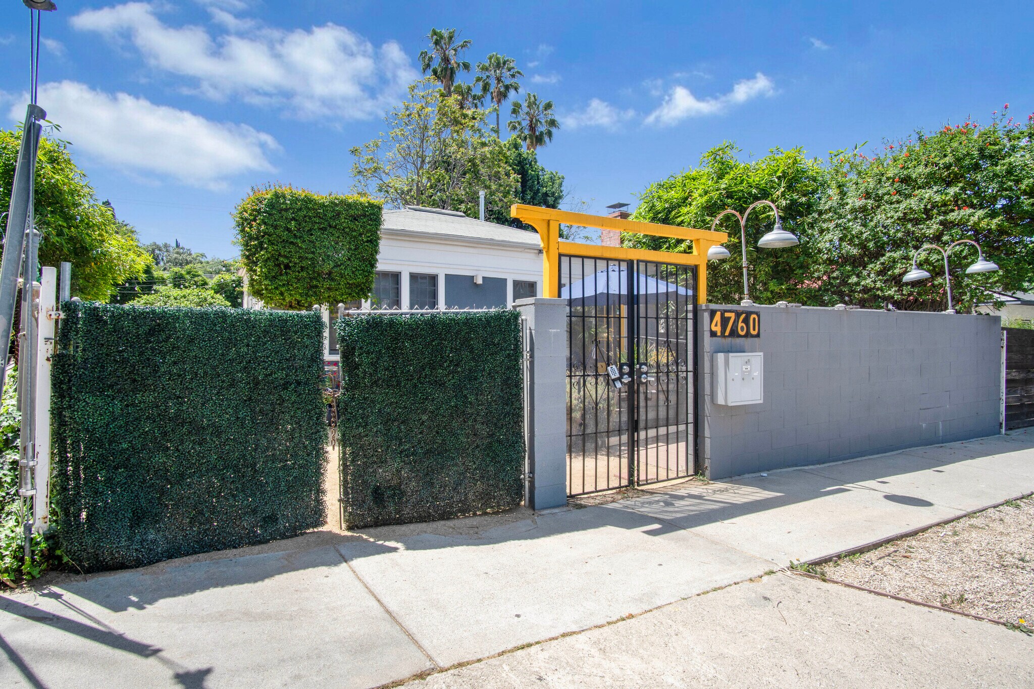4760 York Blvd, Los Angeles, CA à vendre Photo de l’immeuble– Image 1 sur 35