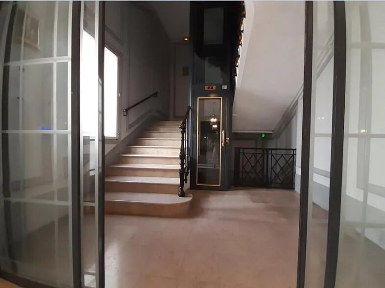 2 Rue De Choiseul, Paris à louer - Photo de l’immeuble – Image 2 sur 6