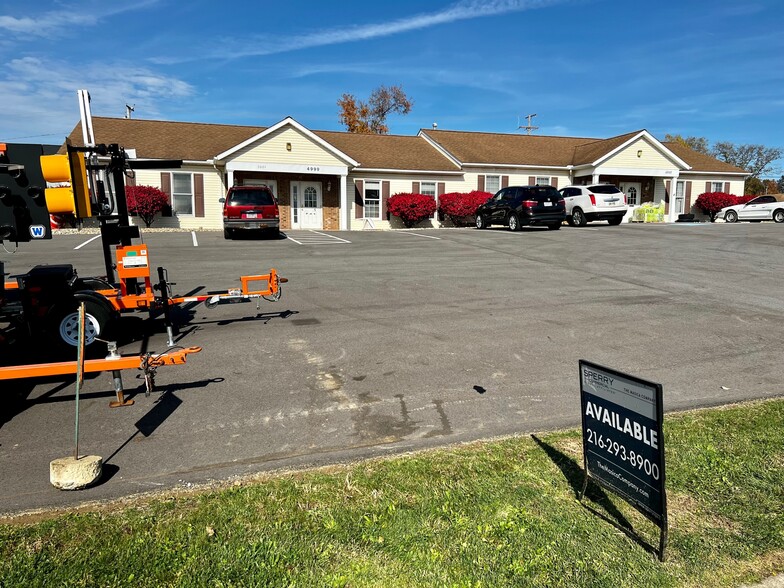 4997-4999 Park Ave W, Seville, OH à louer - Photo de l’immeuble – Image 1 sur 29