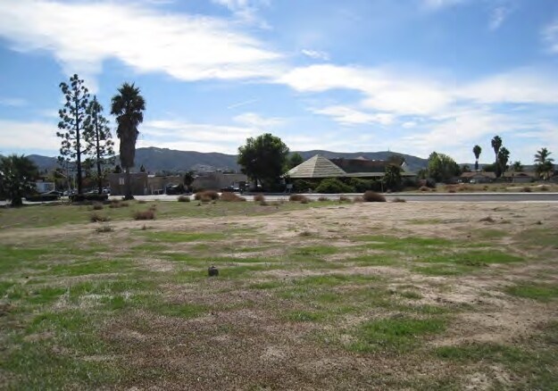 3600 Grand Ave, San Marcos, CA à vendre - Photo de l’immeuble – Image 2 sur 5