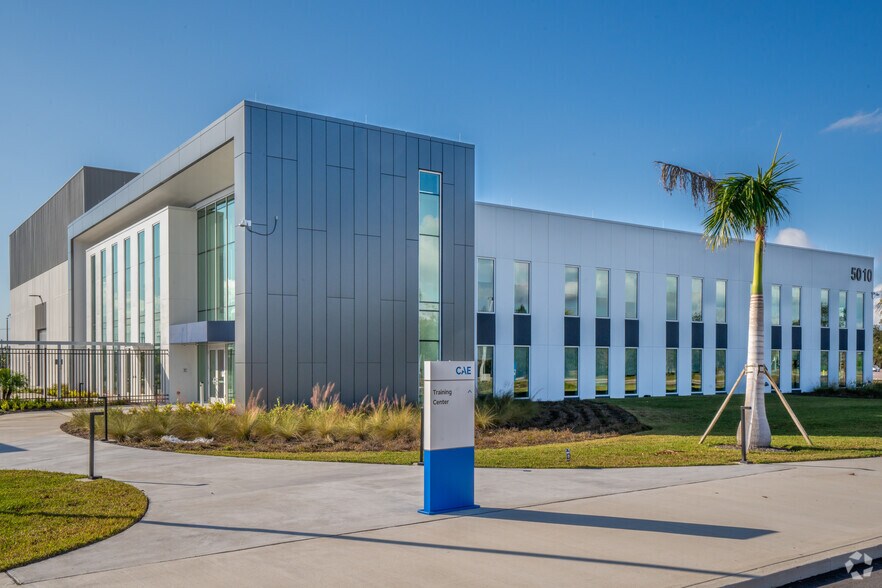 5010 Air Cargo Rd, Tampa, FL à louer - Photo principale – Image 1 sur 10