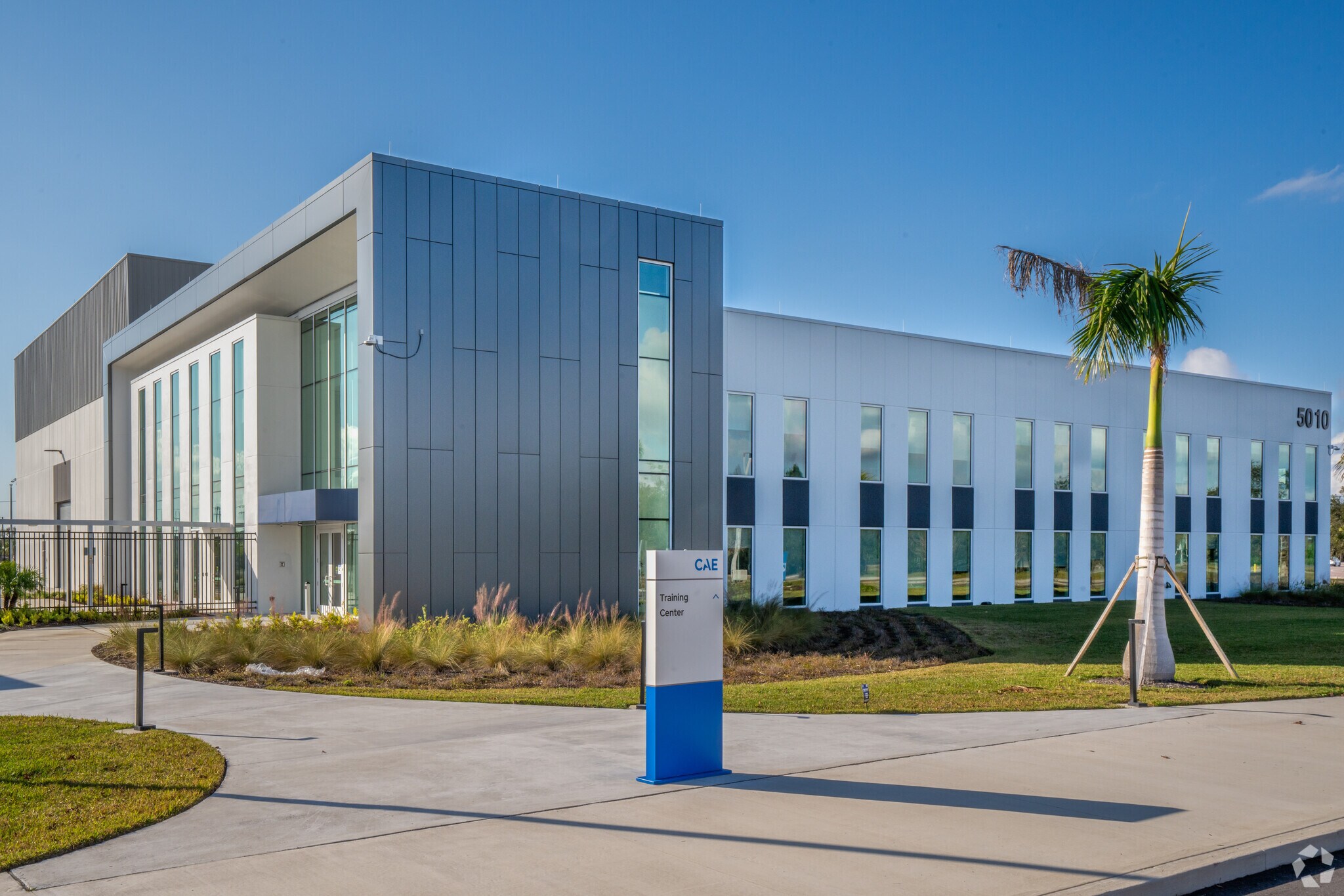 5010 Air Cargo Rd, Tampa, FL à louer Photo principale– Image 1 sur 11