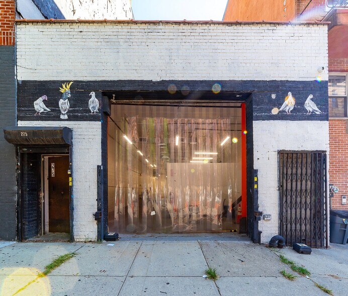 275 S 2nd St, Brooklyn, NY à louer - Photo de l’immeuble – Image 3 sur 3
