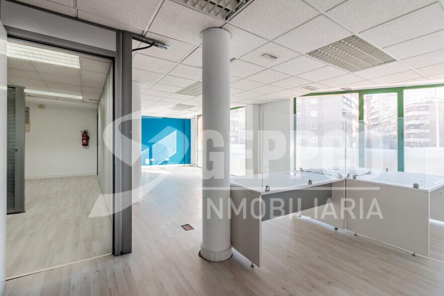Immeuble residentiel dans Alcalá de Henares, Madrid à vendre - Photo de l’immeuble – Image 2 sur 3