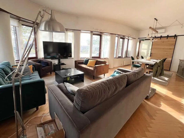 Bureau dans Charenton-le-Pont à vendre - Photo de l’immeuble – Image 1 sur 5