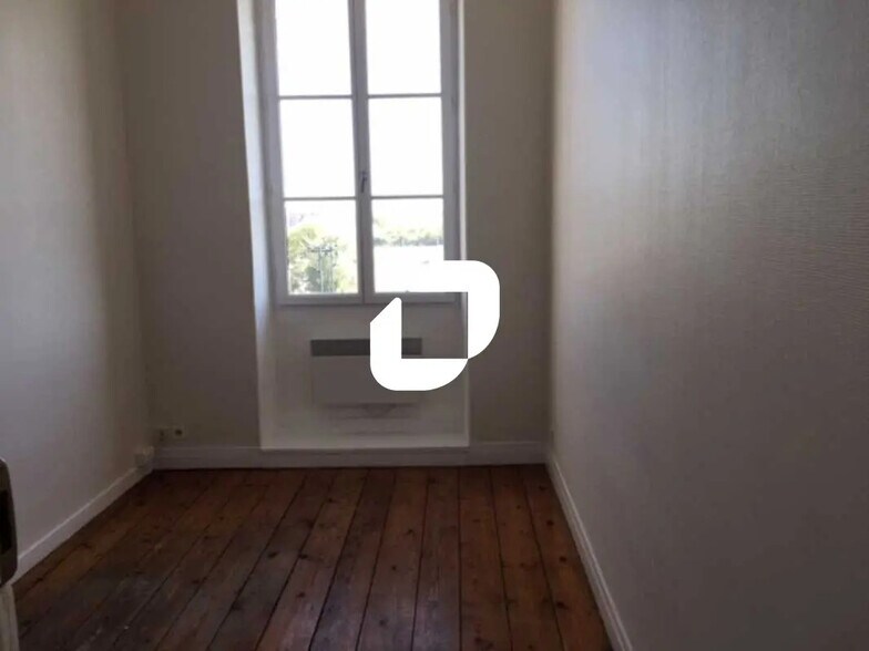 Bureau dans Bordeaux à vendre - Photo de l’immeuble – Image 3 sur 9