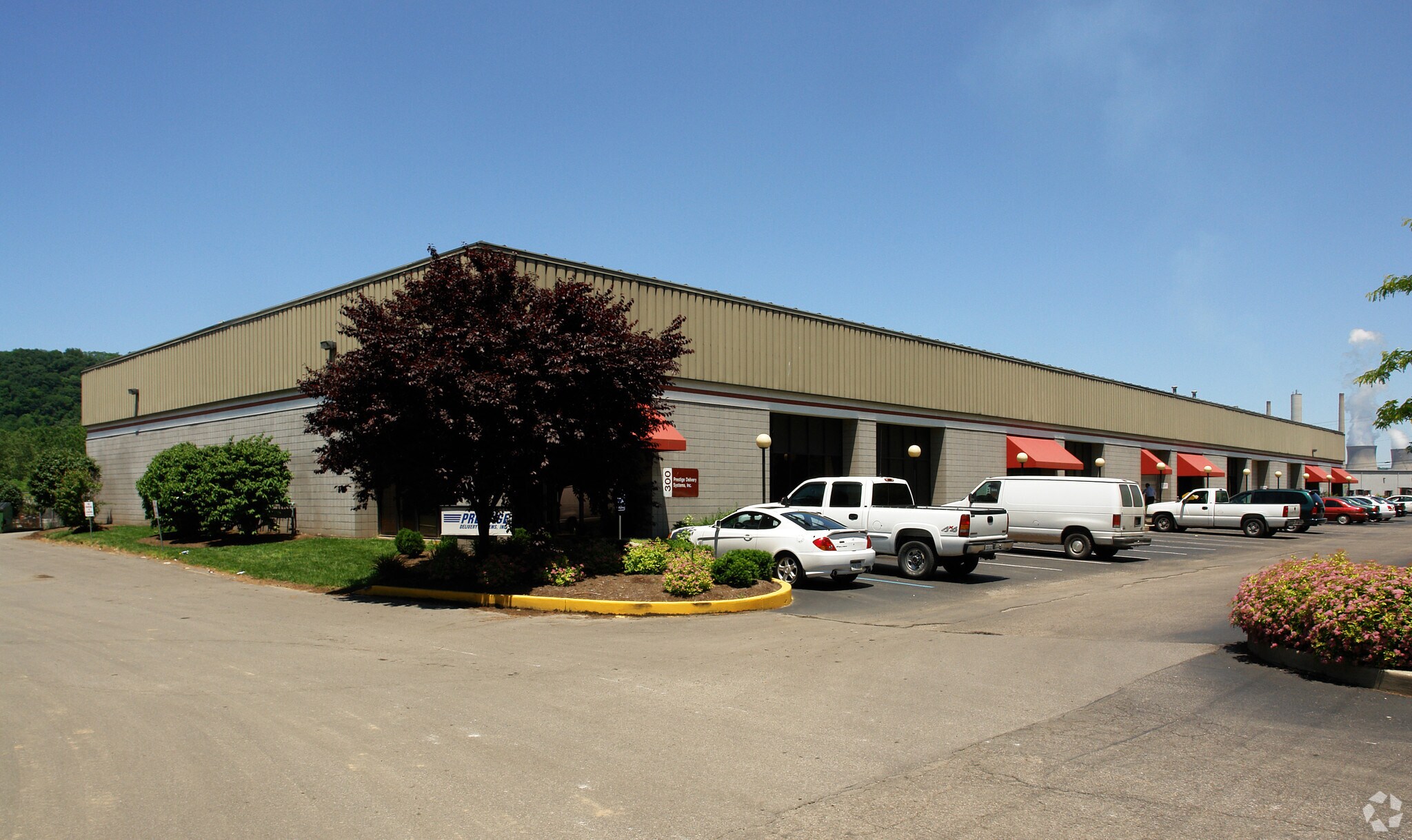 Kanawha Valley Distribution Center portefeuille de 3 biens à vendre sur LoopNet.fr Photo principale– Image 1 sur 4