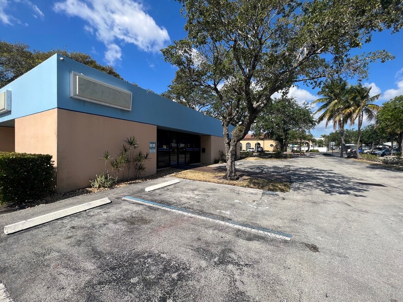 406 Lucerne Ave, Lake Worth Beach, FL à louer - Photo de l’immeuble – Image 2 sur 8