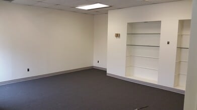 6495 New Hampshire Ave, Hyattsville, MD à louer Photo de l’immeuble– Image 1 sur 3