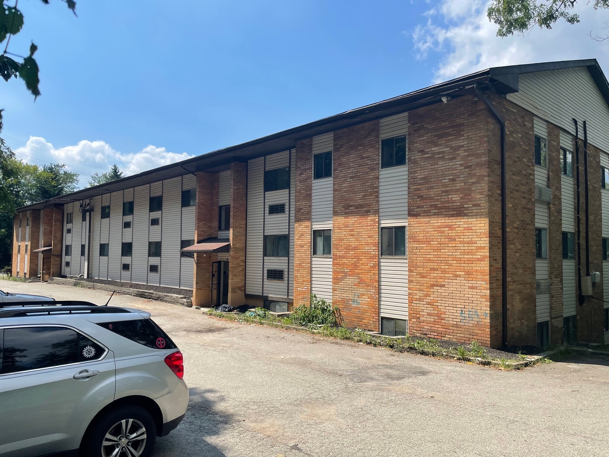 2 Building - 87 unit HAP Portfolio portefeuille de 2 biens à vendre sur LoopNet.fr Photo principale– Image 1 sur 3