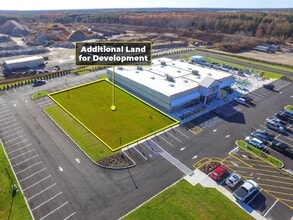 4331 Middle Country Rd, Calverton, NY à louer Photo intérieure– Image 1 sur 2